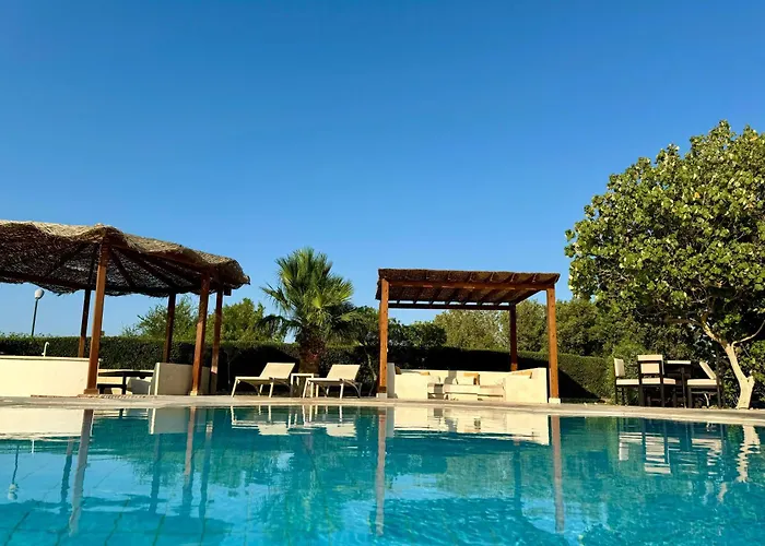 With 5 Bedrooms & 4 Bathrooms - Private Heated Pool Villa Hurghada