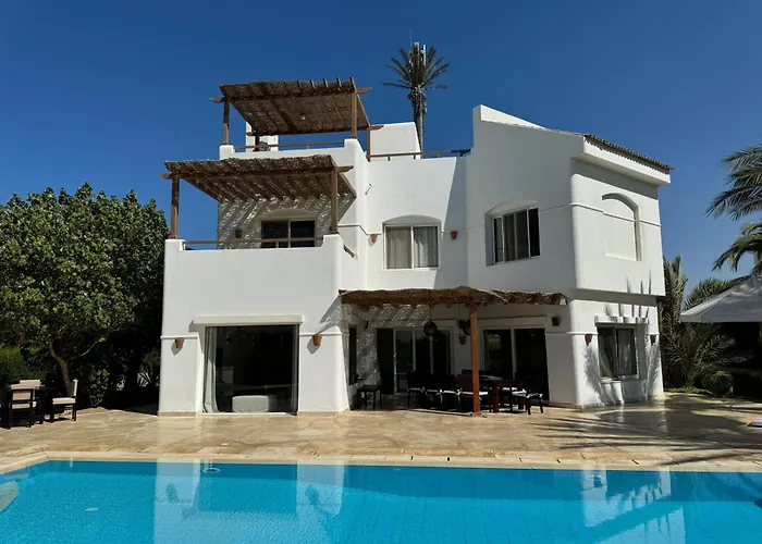 With 5 Bedrooms & 4 Bathrooms - Private Heated Pool *