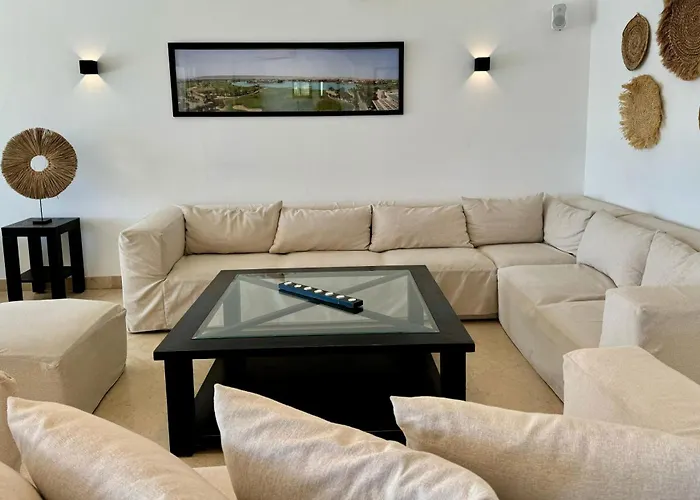 With 5 Bedrooms & 4 Bathrooms - Private Heated Pool Villa