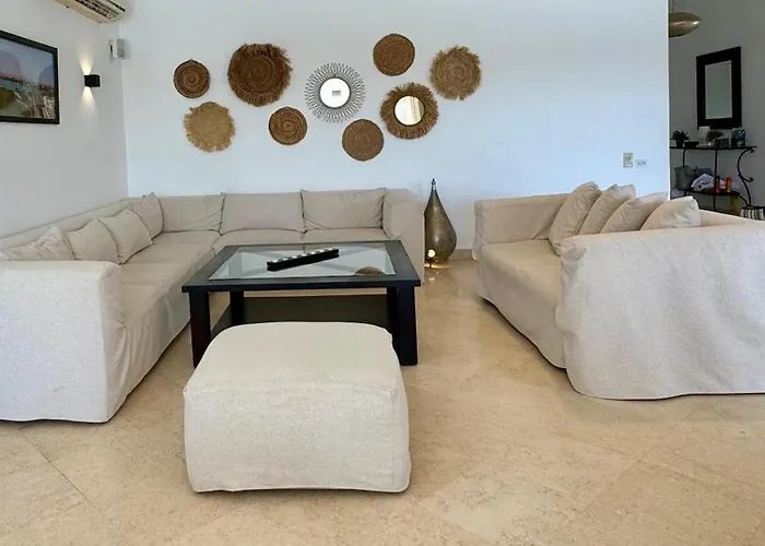 With 5 Bedrooms & 4 Bathrooms - Private Heated Pool Villa Hurghada