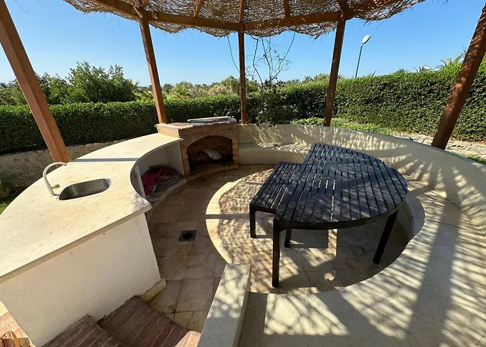 Villa With 5 Bedrooms & 4 Bathrooms - Private Heated Pool